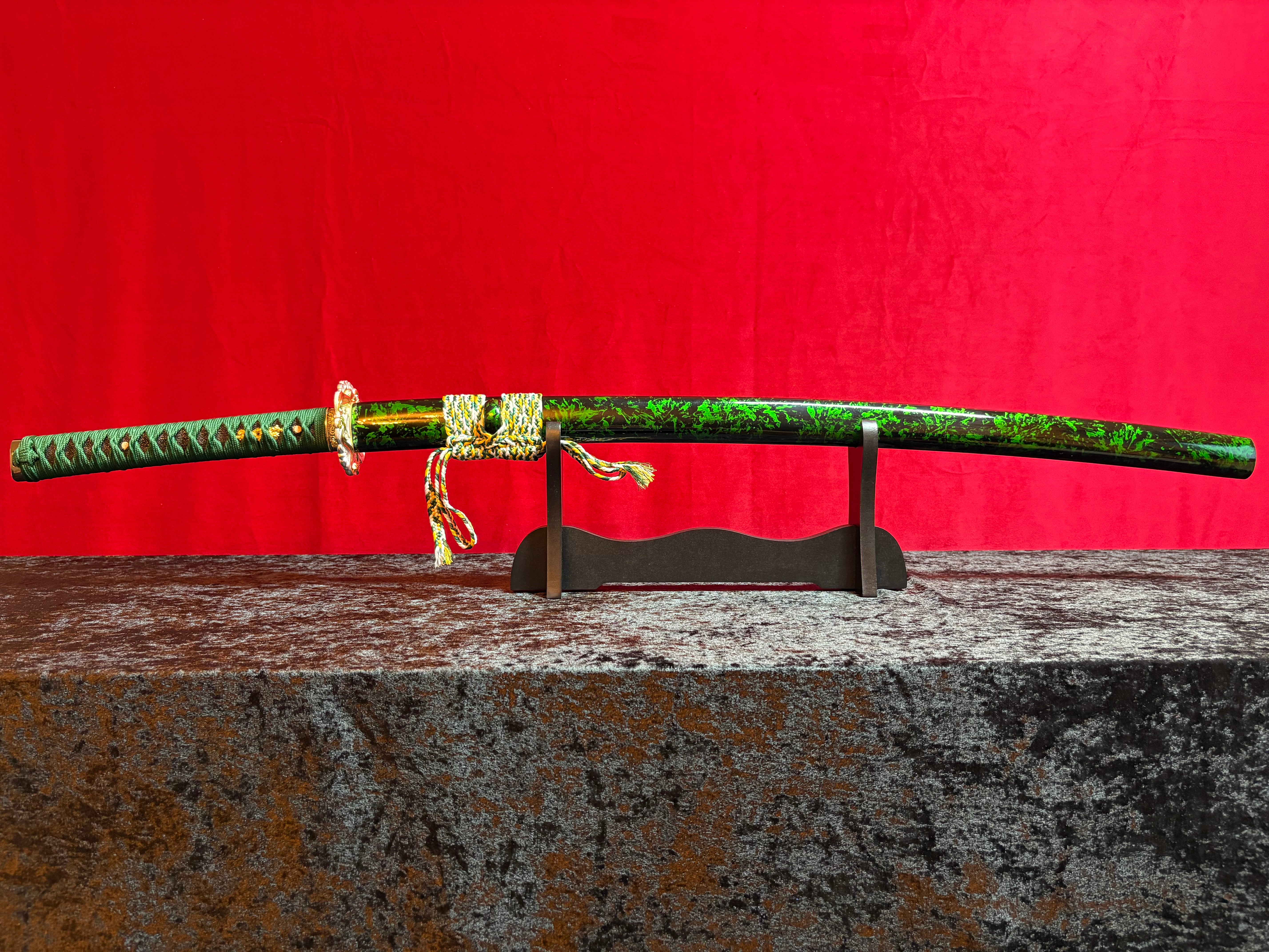 Green Vein Katana - Handmade Samurai Sword in T10 Steel with Hamon