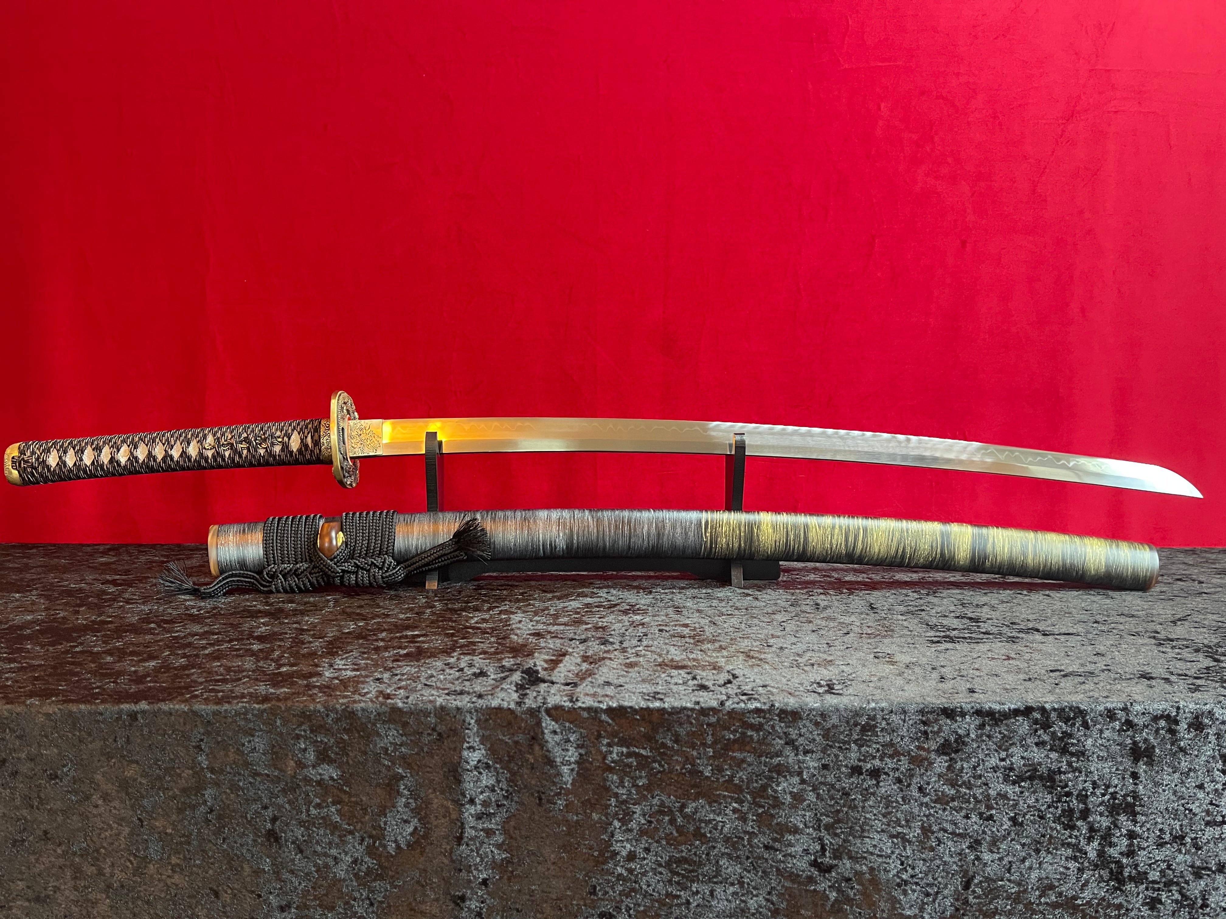 Vortex Katana - Handgjort Samurajsvärd i T10-stål med Hamon