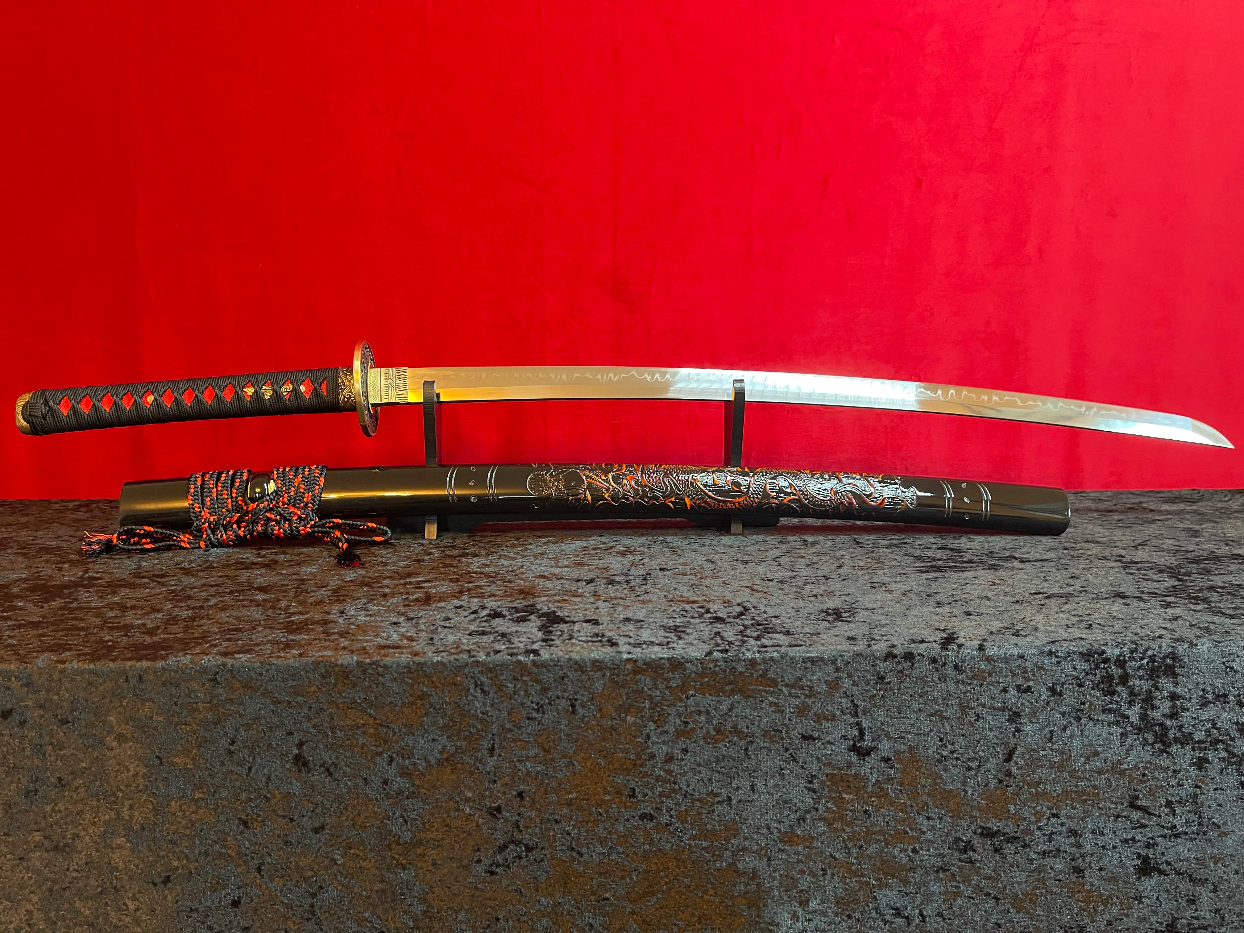 Dragon Flame Katana - Handgjort Samurajsvärd i T10-stål