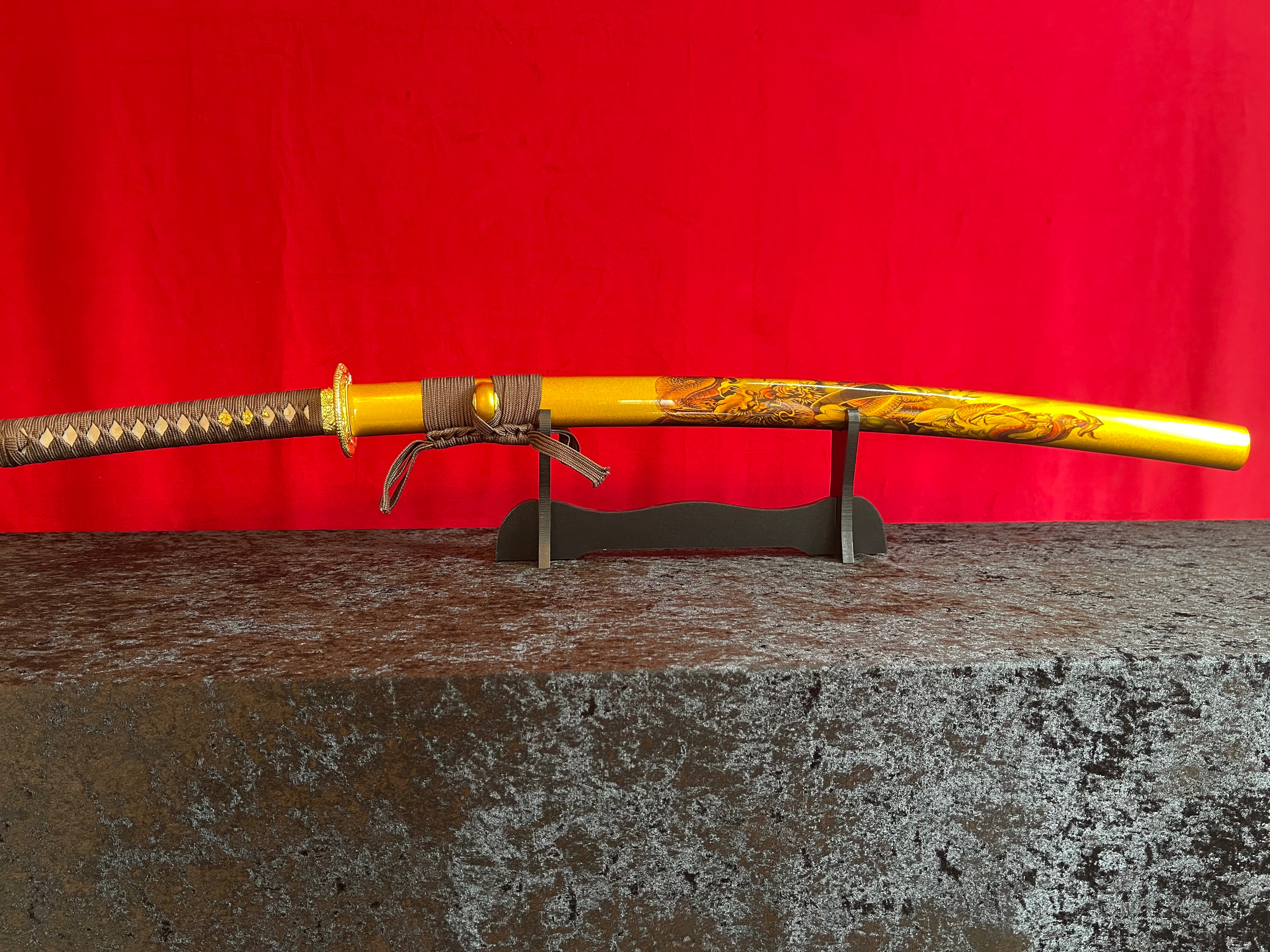 Golden Dragon Katana - Handgjort Samurajsvärd i T10-stål