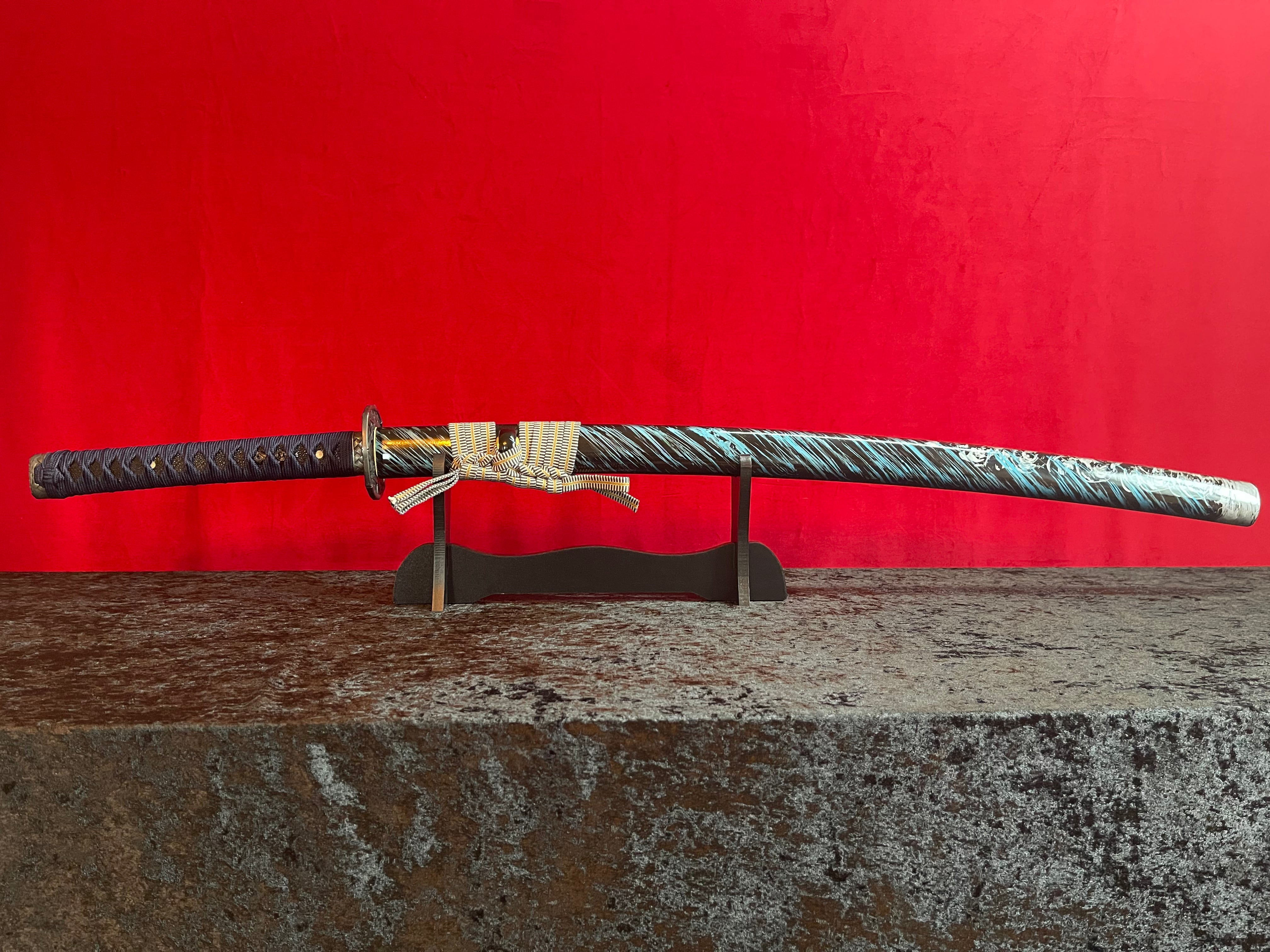 Azure Storm Katana - Handgjort Samurajsvärd i T10-stål