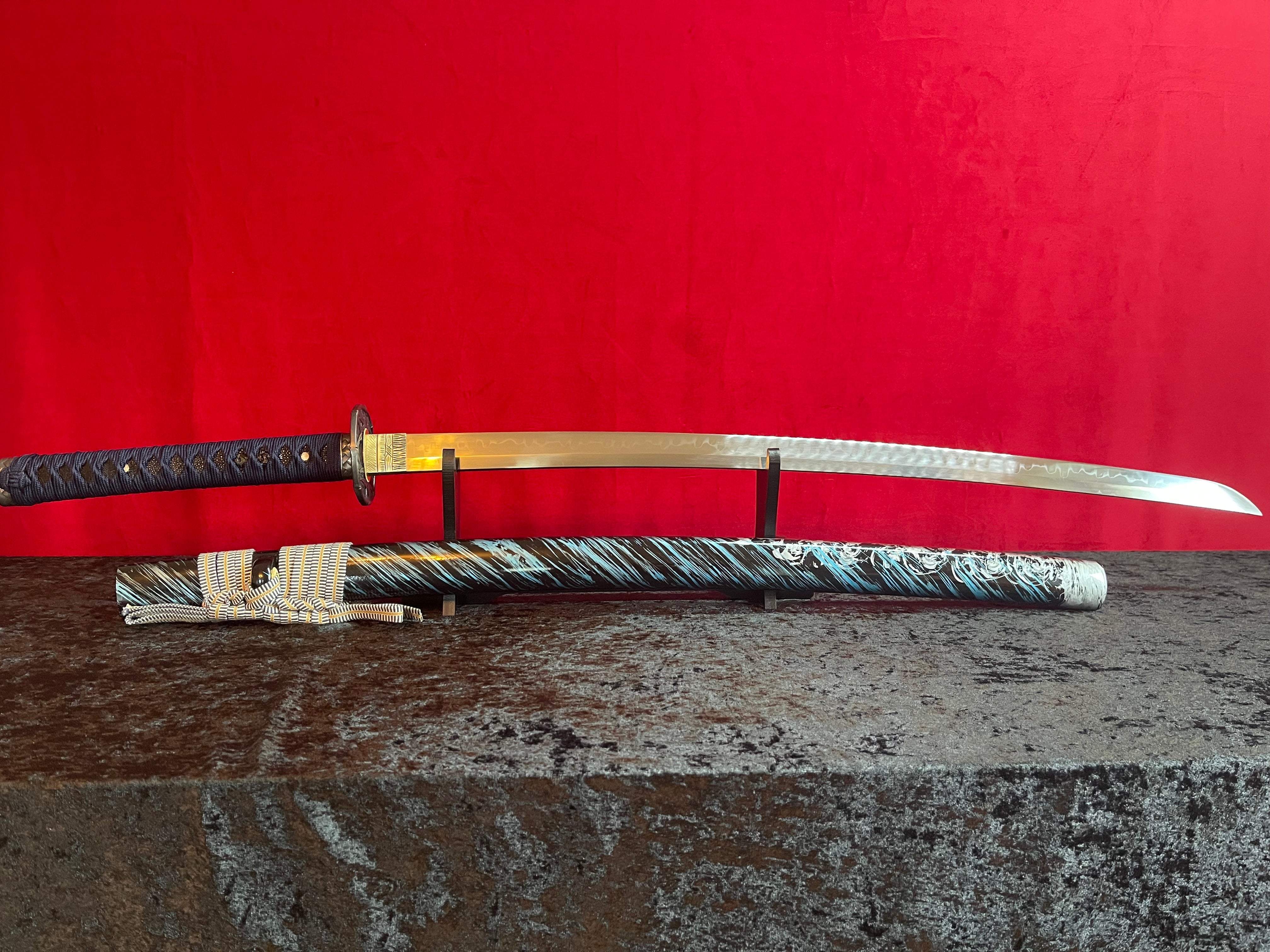 Azure Storm Katana - Handgjort Samurajsvärd i T10-stål