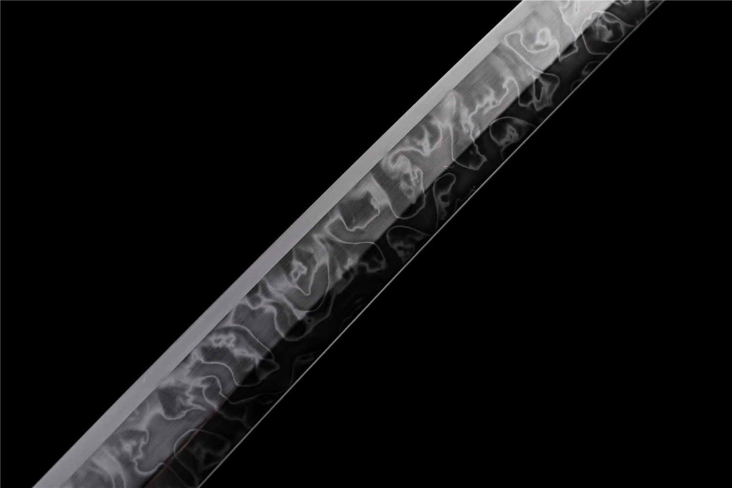 Beautiful Pain Katana – Handgjord T10-klinga med Hitatsura Hamon