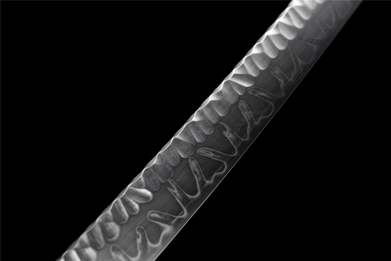 Black Water Katana - T10-stål med splash hamon & stone pattern