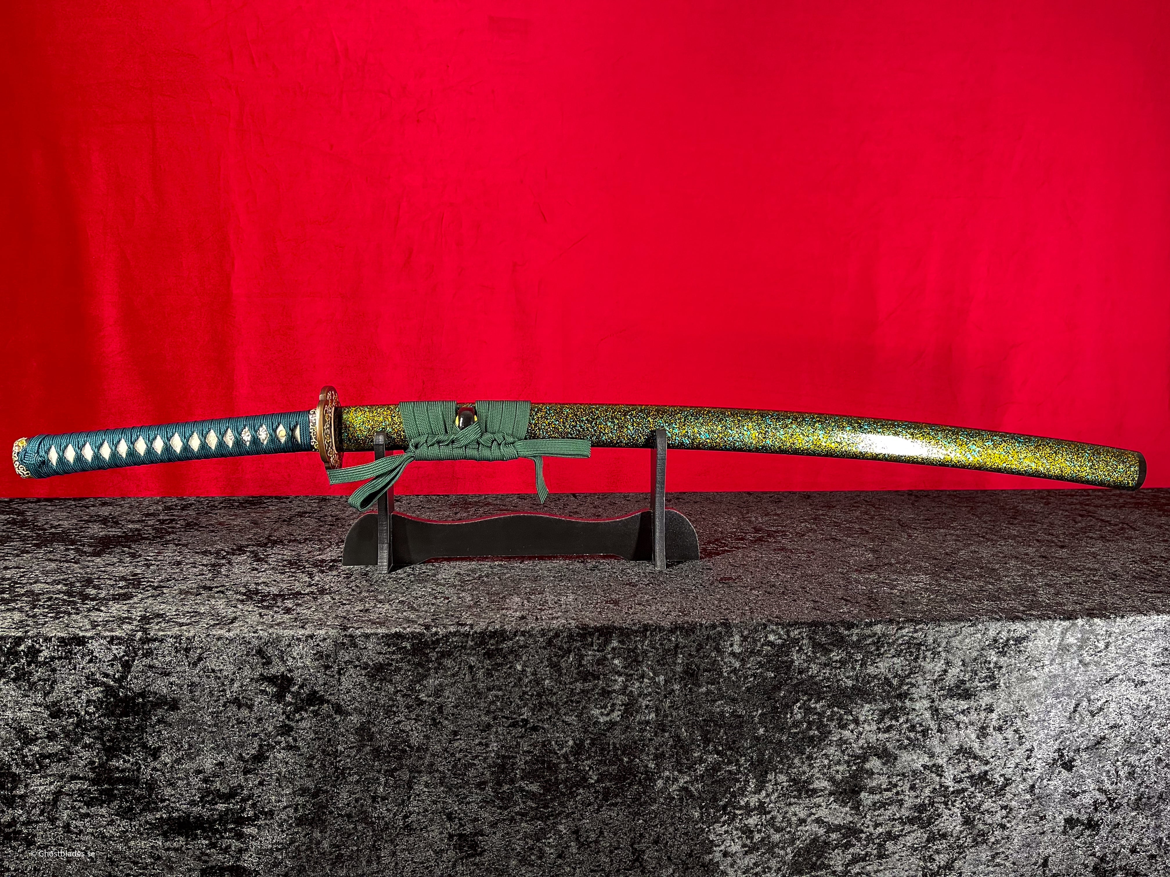 Cut the Noise Katana - Handgjort Samurajsvärd i T10-stål