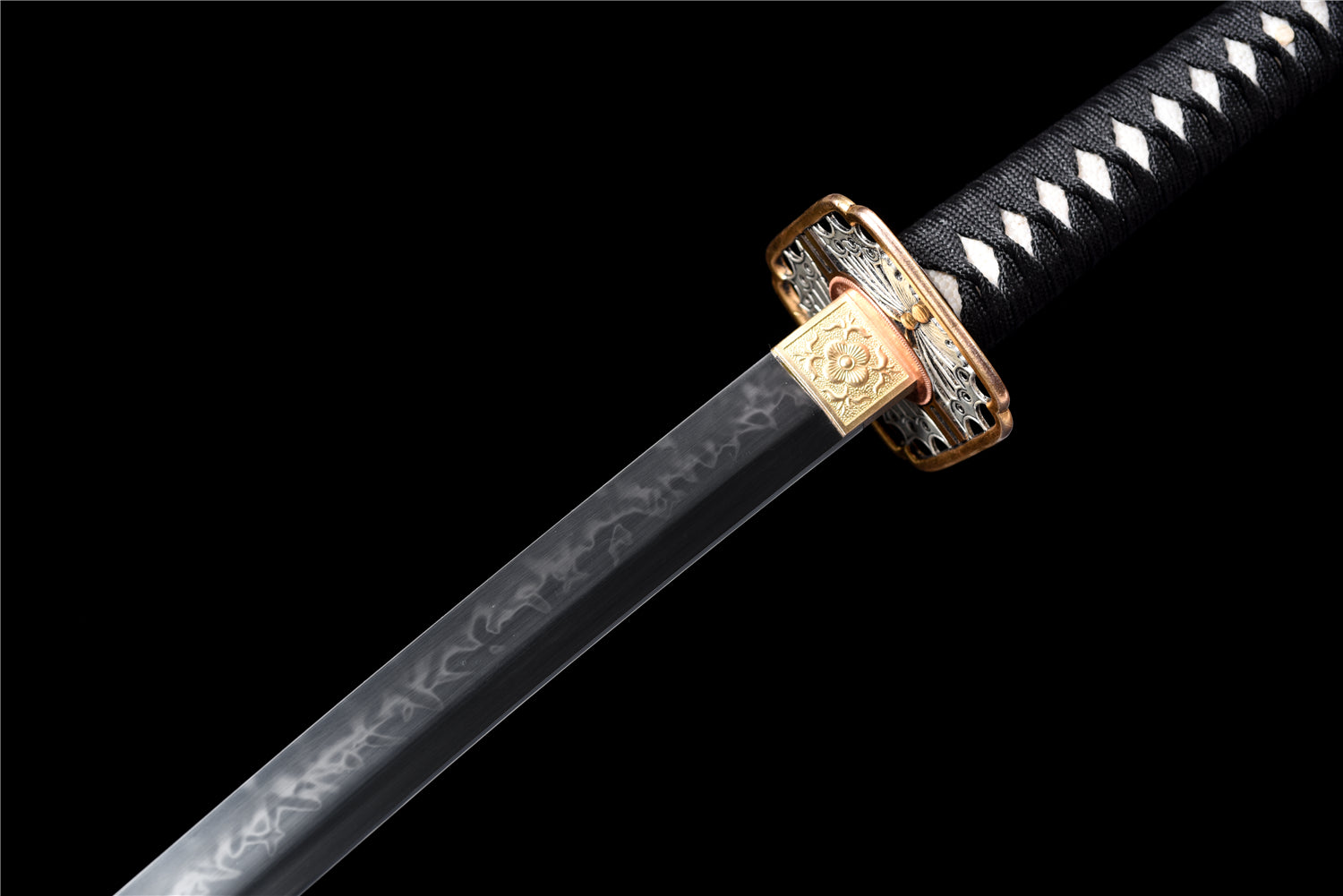 Dragonfly Katana – Handgjord katana med X-hamon & glittrande saya
