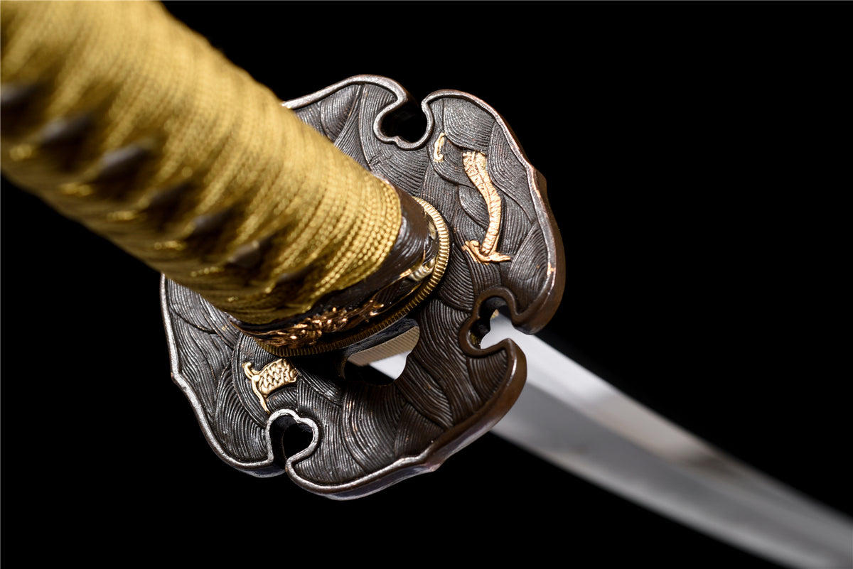 Hell Fire Katana – Sanmai Klinga - Vågig Hamon - Saya med Snäckskal