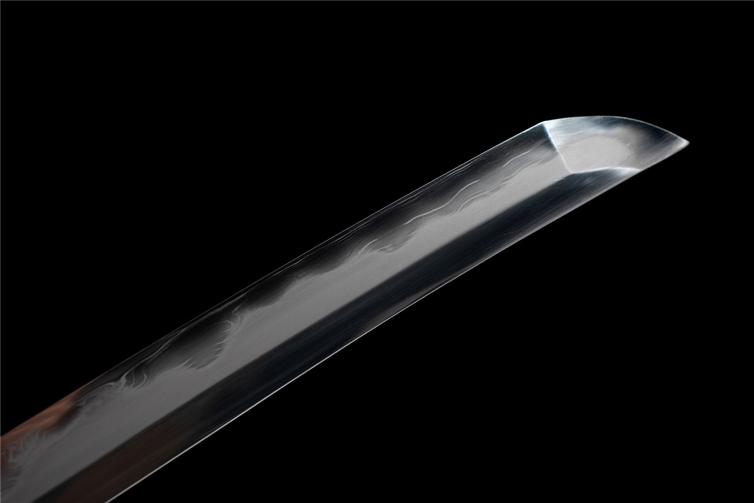 Hell Fire Wakizashi – Handgjord Sanmai med Hamon