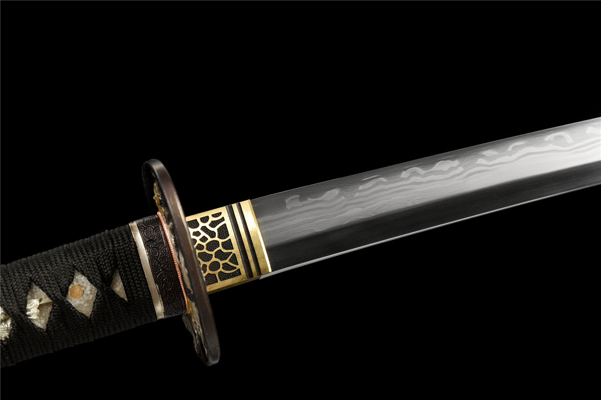 Sting Katana – Vikstål med vågigt hamon & exklusiv saya