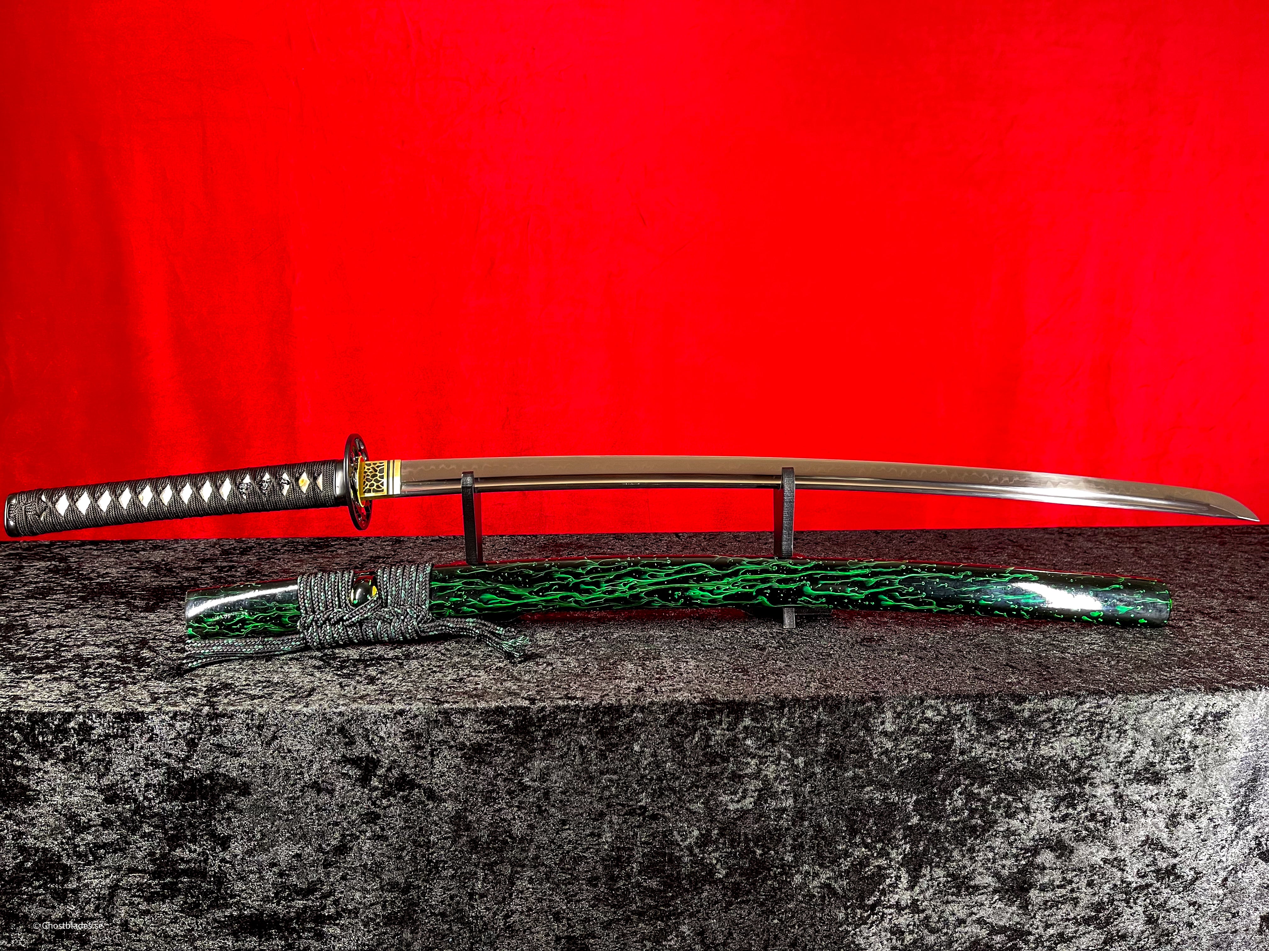 The Virus Katana - Handgjort Samurajsvärd i T10-stål