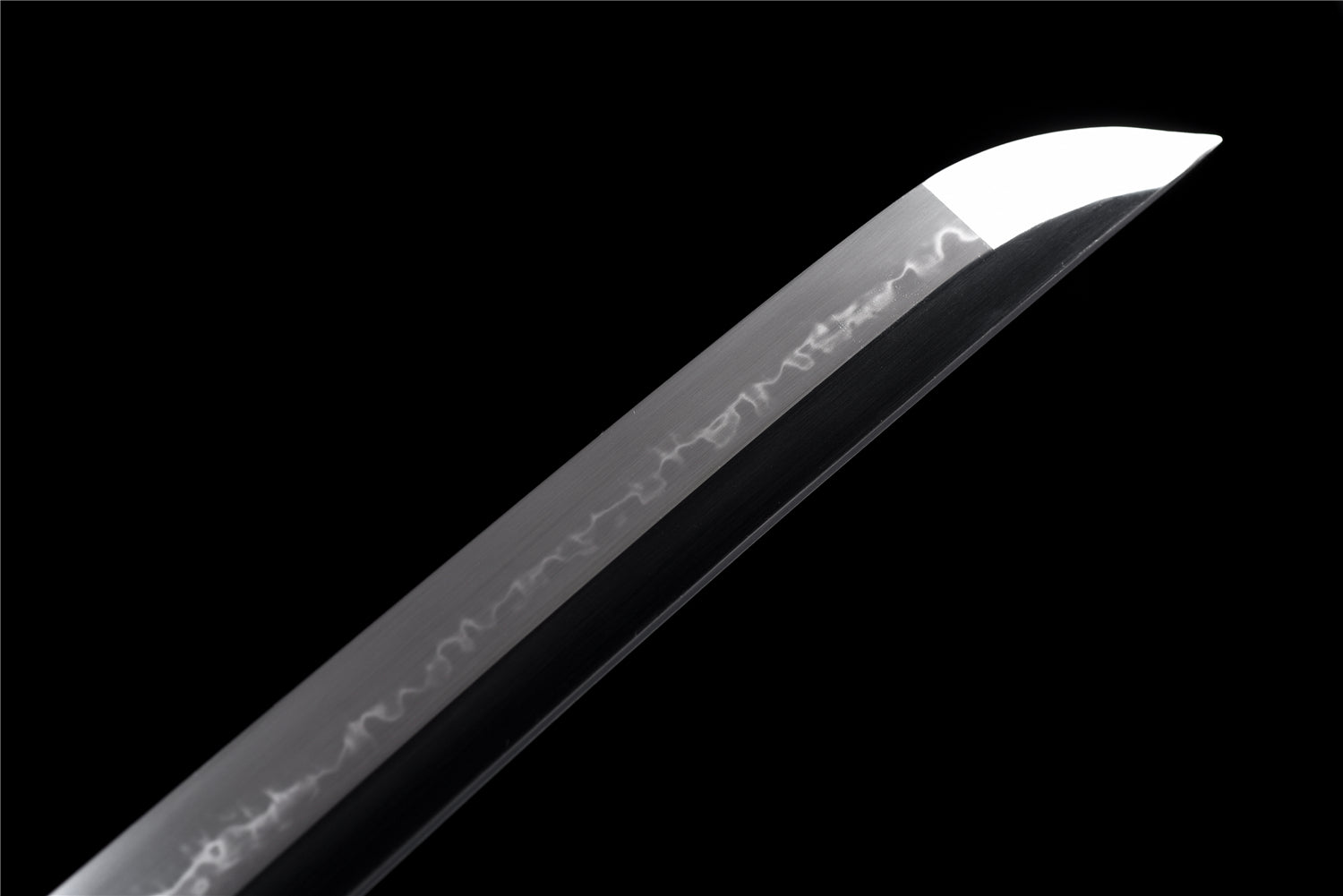 Tora no Kage Katana – T10 Stål med Hamon och Horninlägg