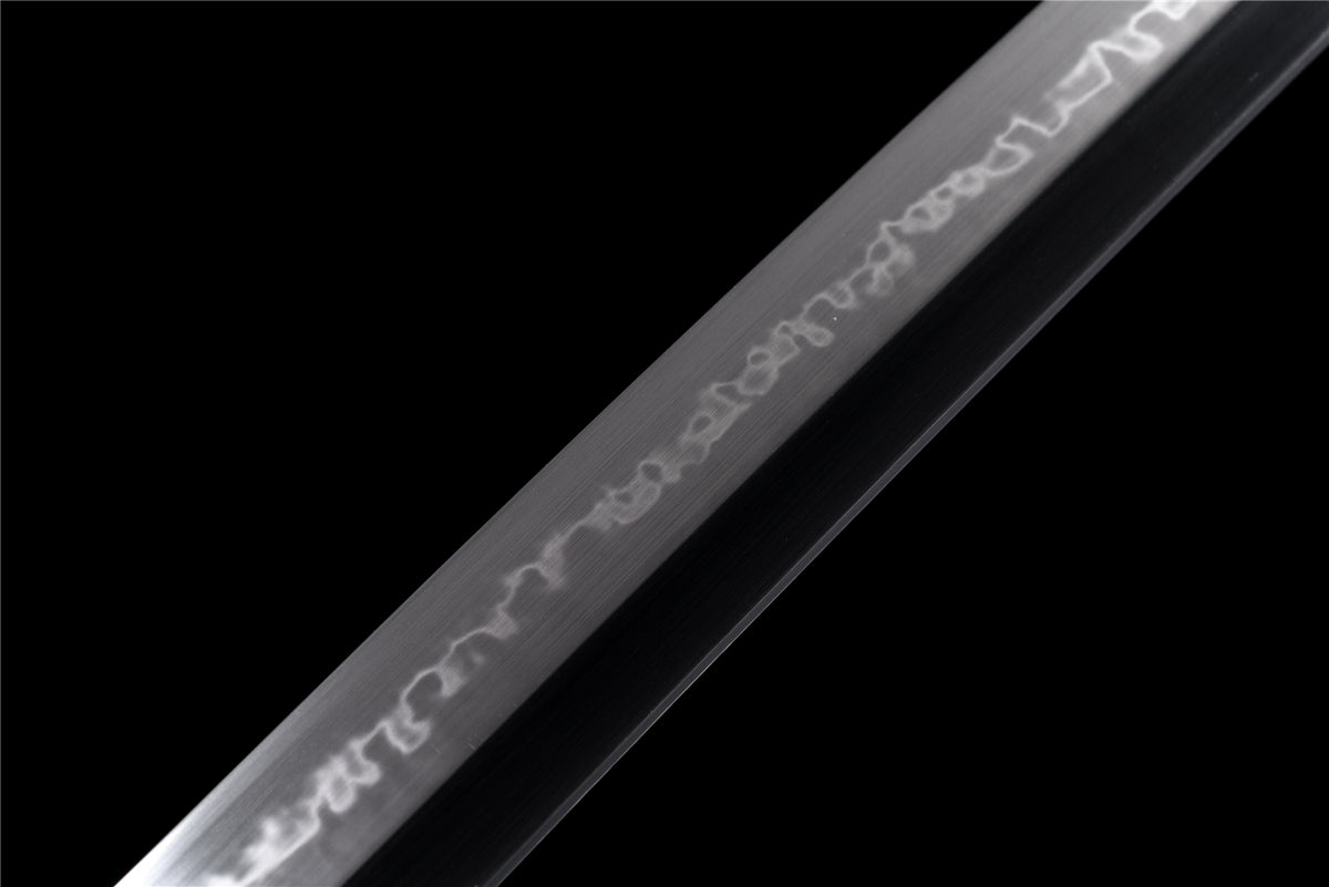 Tora no Kage Katana – T10 Stål med Hamon och Horninlägg
