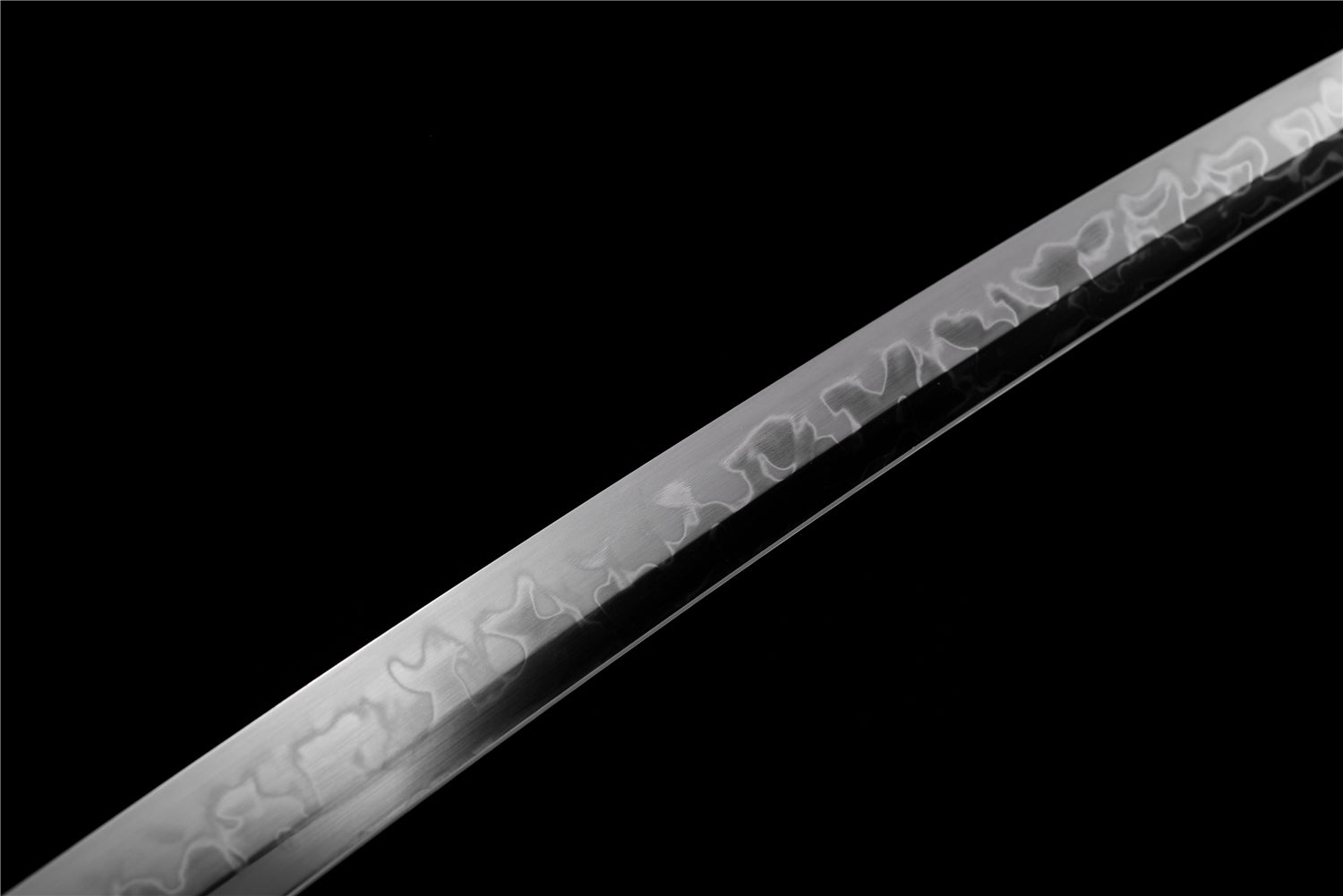 Blue Sky Katana – T10-stål med Hitatsura Hamon
