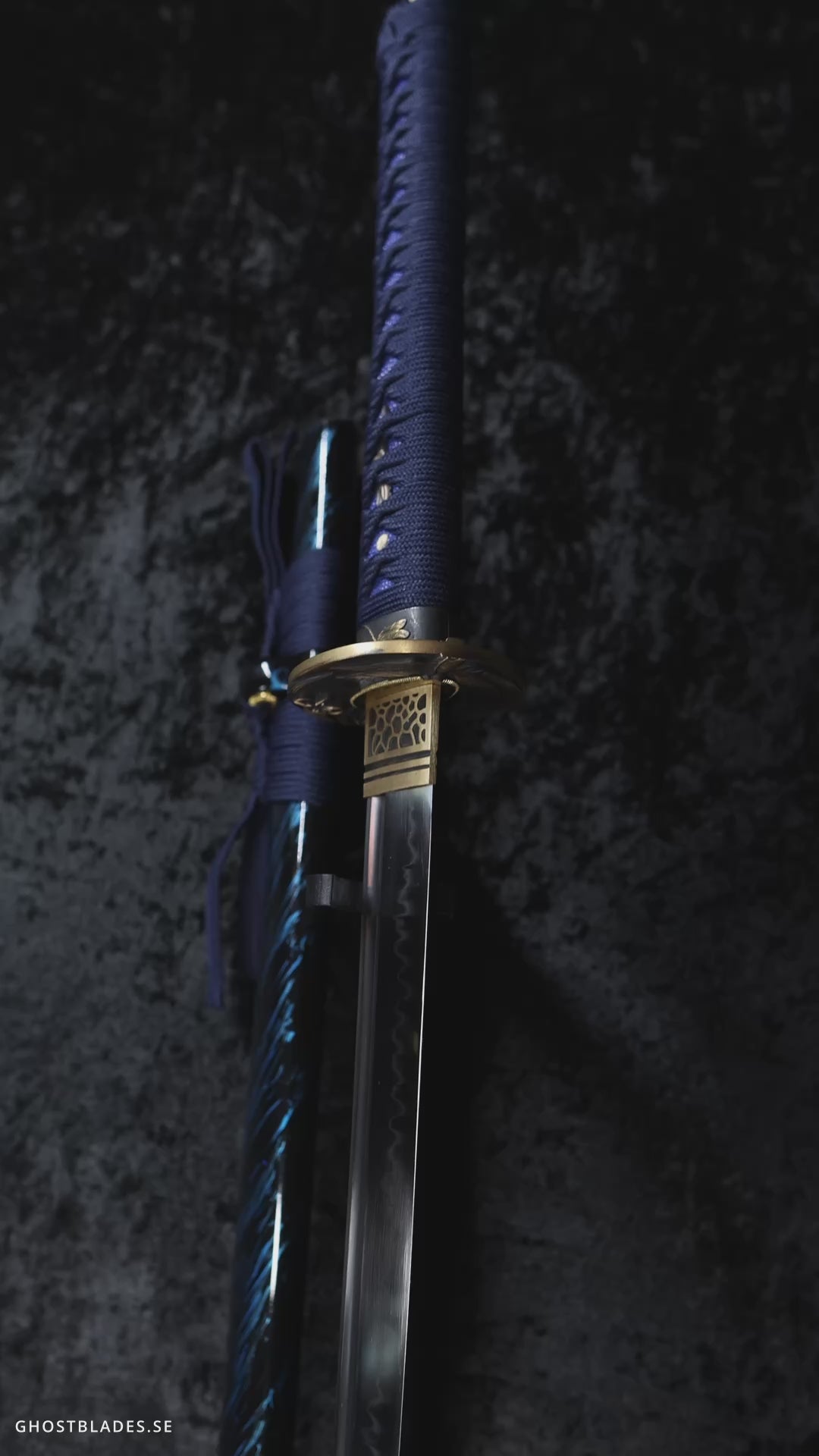 Cinematic showcase of the Voltage Katana by Ghost Blades - handmade samurai sword in T10 steel with genuine hamon, blue-orange saya and dragonfly-themed fittings symbolizing speed, energy and precision.
